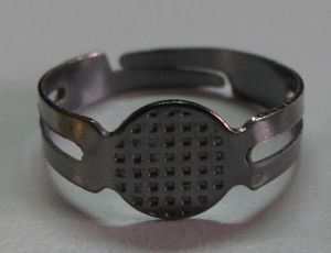 Support de bague argenté noir